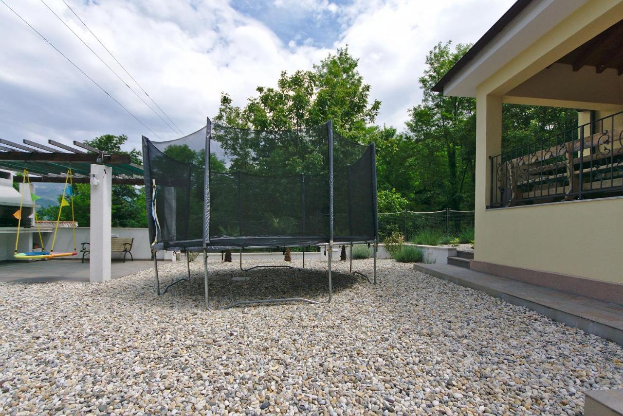 Holiday House With Pool Cavle Ngoại thất bức ảnh